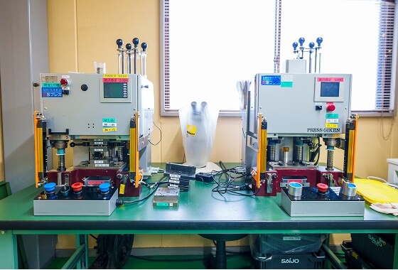 卓上サーボプレス機